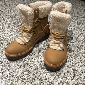 Tommy Hilfiger boots size 8 1/2